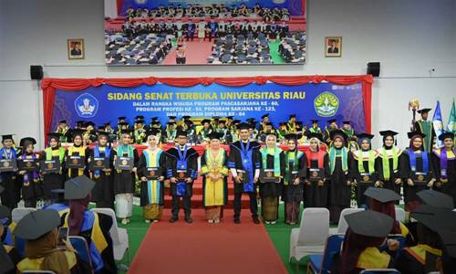 Wisuda_Periode_Agustus_2025_Unri_Kukuhkan_1936_Wisudawan_hebat_2.jpg