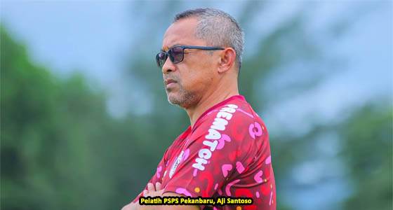 Pelatih PSPS Aji Santoso.jpg